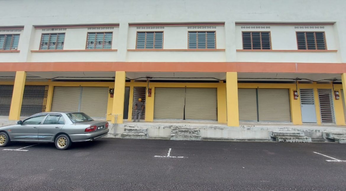 kedai dua tingkat untuk dijual