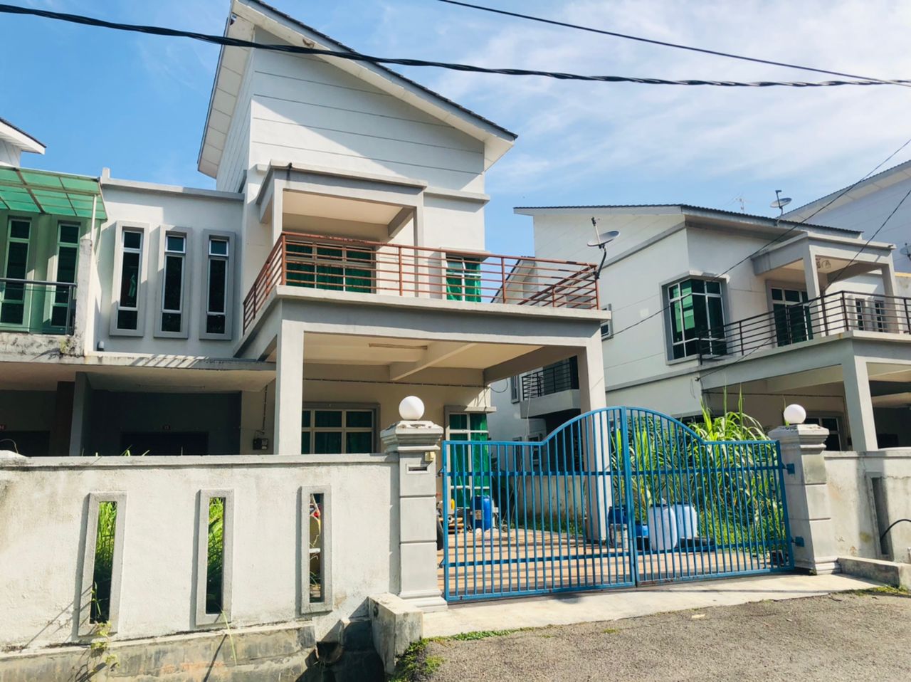 semi d dua tingkat untuk dijual,tidak mengadap rumah orang