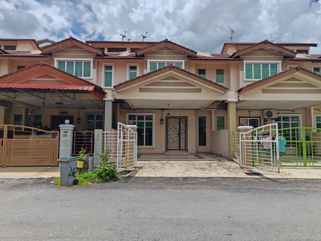 TAMAN BUKIT BERUANG UTAMA MURAH TERES DUA TINGKAT SESUAI CANTIK FREEHOLD MELAKA