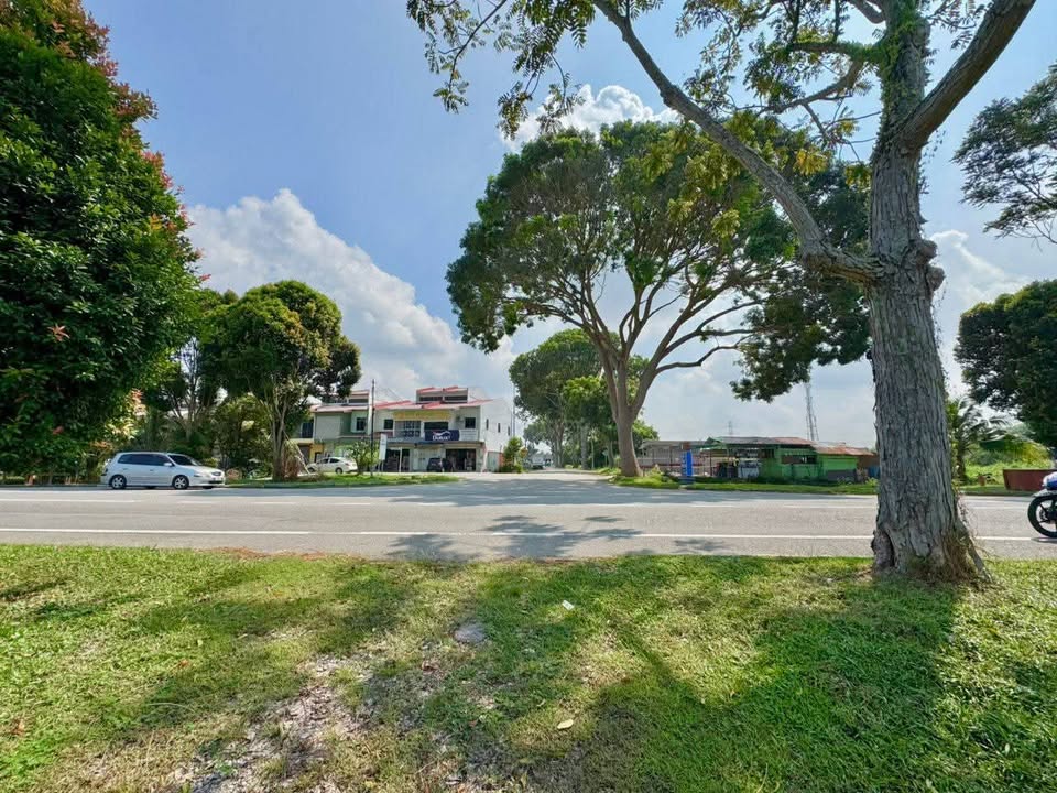 TANAH TEPI JALAN DI PADANG TEMU MELAKA UNTUK DIJUAL